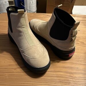 Vans Black and Tan boots low profile light tan suede.